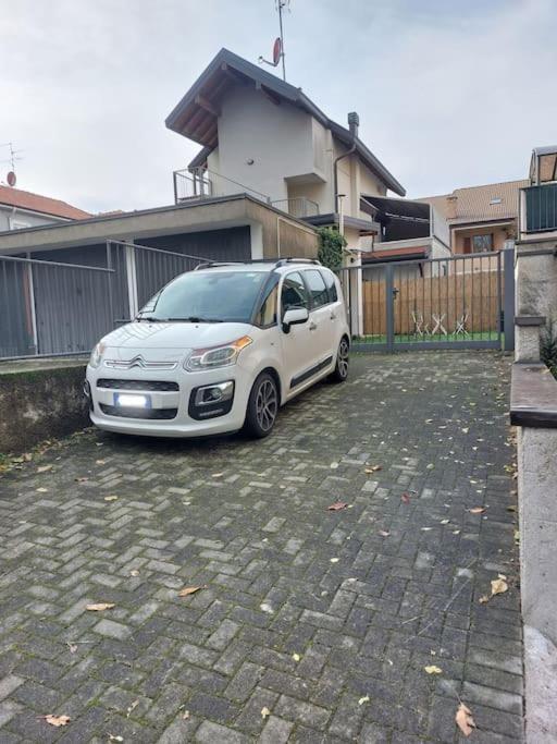Smile Home! Graziosa Casa Con Parcheggio E Giardino Bovisio Masciago Exterior photo